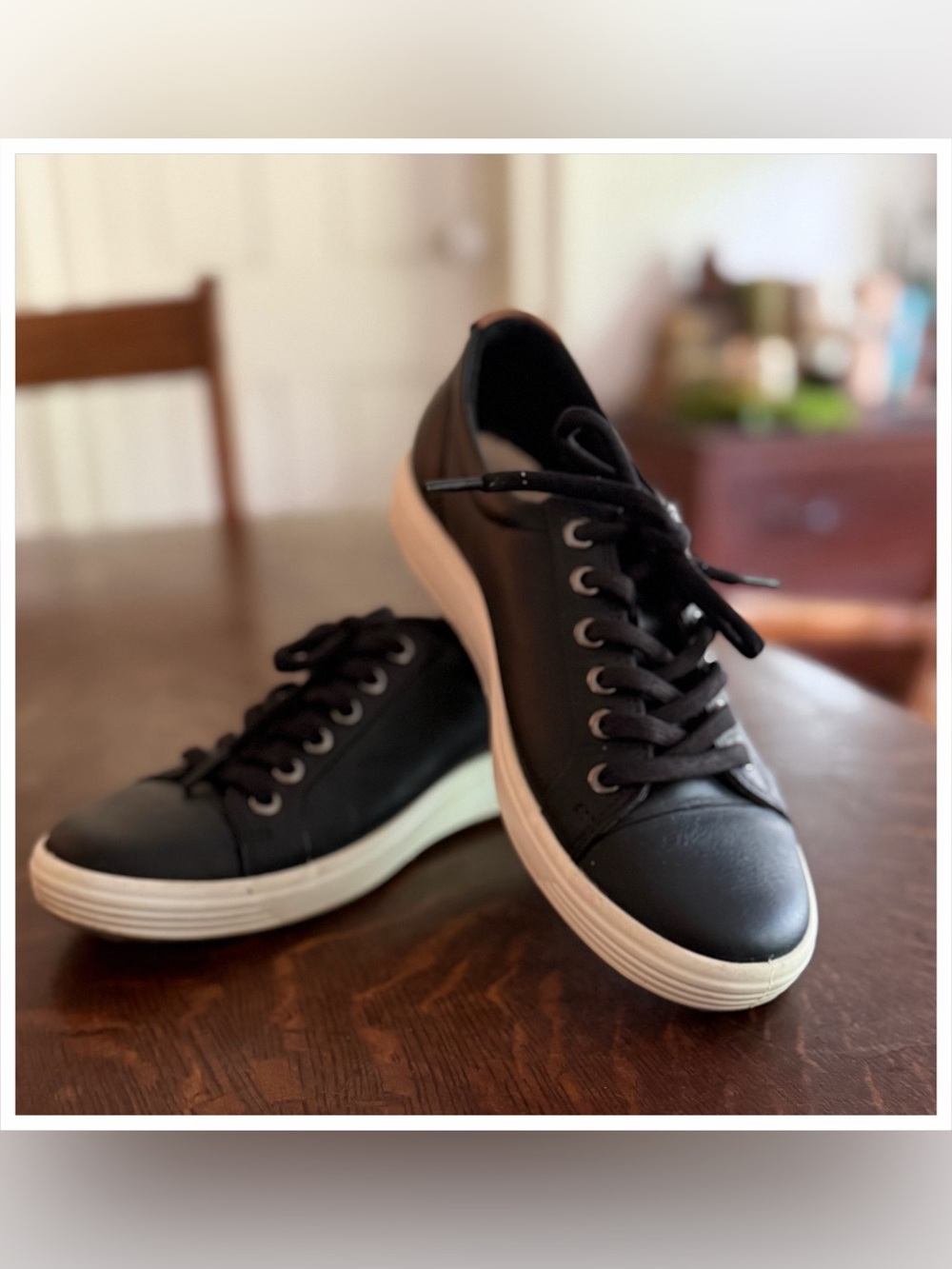 Women’s Ecco Black Leather Lace-Up Sneakers with White Soles Euro-38 US 7-7.5